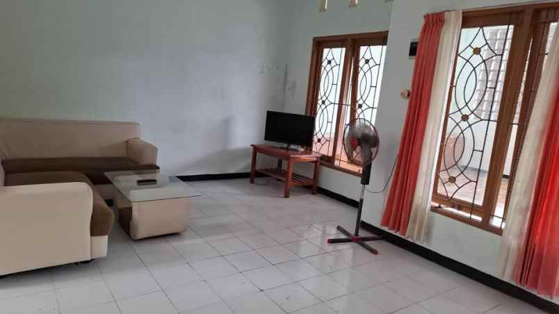 dijual rumah perumahan putri juanda
