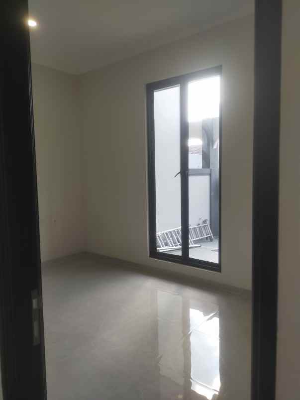 dijual rumah perumahan sutorejo prima