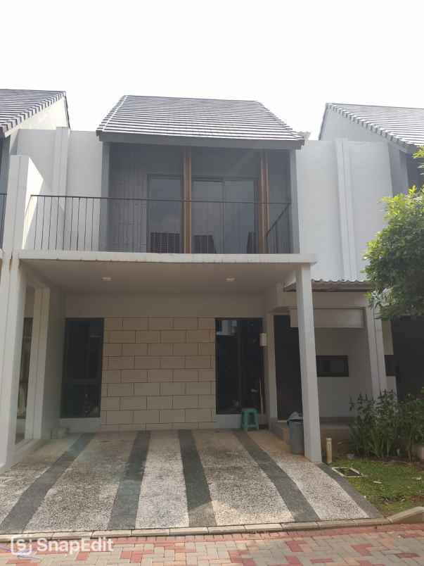 dijual rumah perumahan wisteria metland