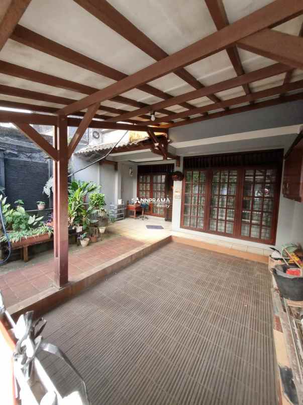 dijual rumah perumnas beji
