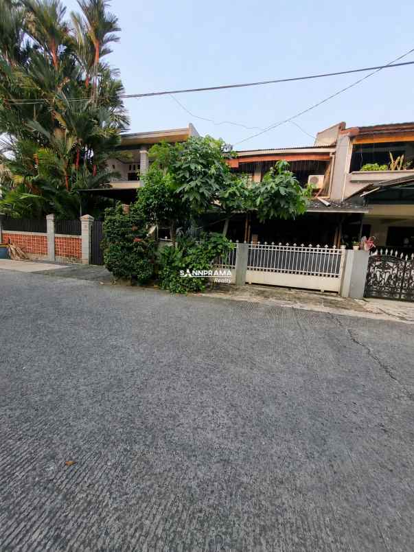 dijual rumah perumnas depok utara