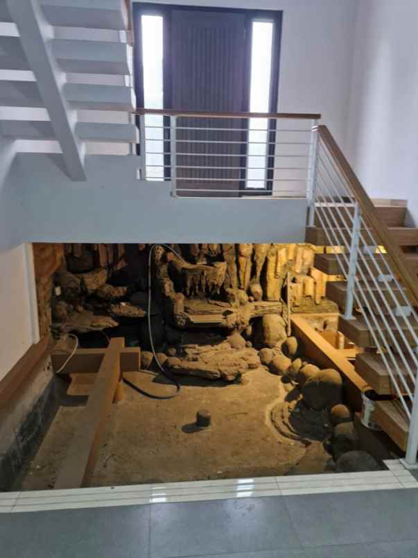 dijual rumah punclut