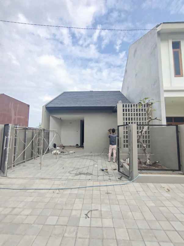 dijual rumah purwo martani kalasan