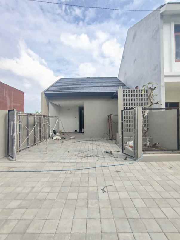 dijual rumah purwo martani kalasan