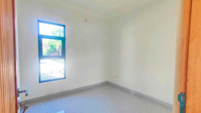 dijual rumah purwomartani