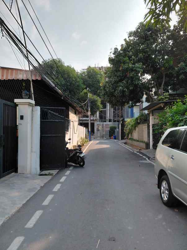 dijual rumah rajawali selatan