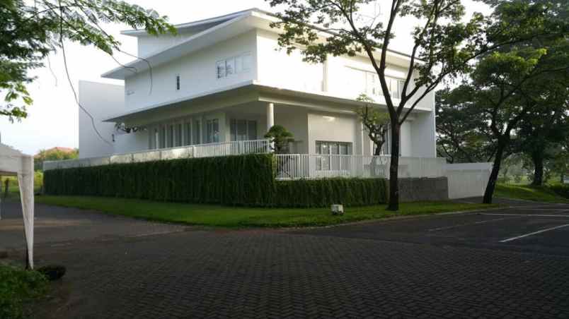 dijual rumah raya bukit golf