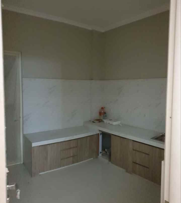 dijual rumah raya ngagel jaya utara