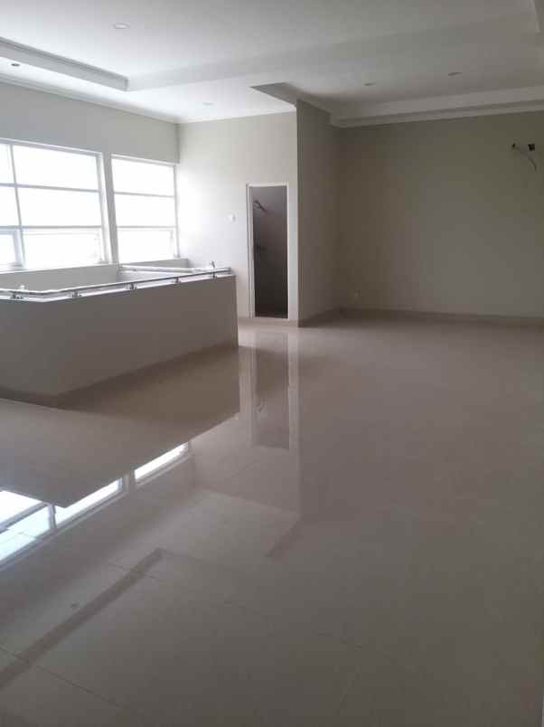 dijual rumah raya ngagel jaya utara