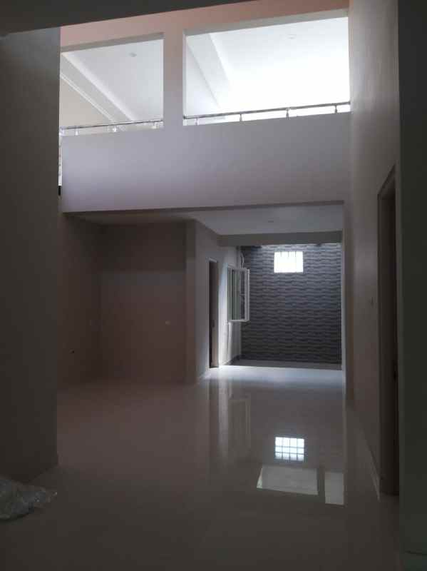 dijual rumah raya ngagel jaya utara