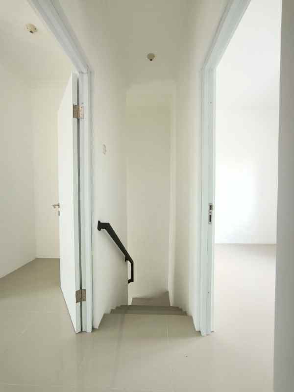 dijual rumah regency one pogot