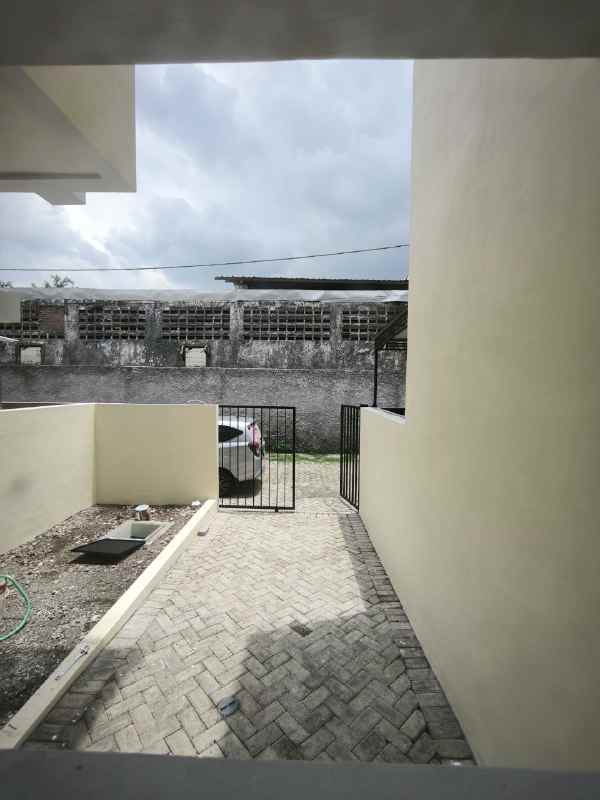 dijual rumah regency one pogot