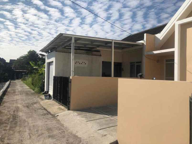 dijual rumah riung bandung