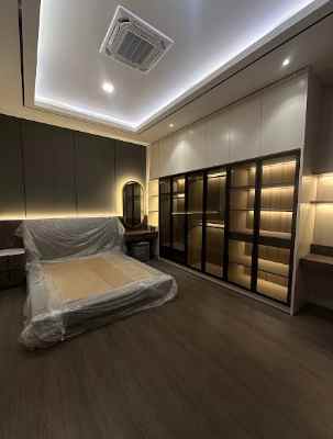 dijual rumah royal residence