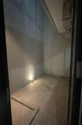 dijual rumah royal residence
