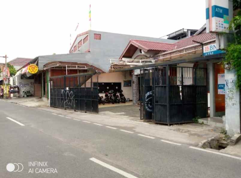 dijual rumah rumah di jl kemanggisan
