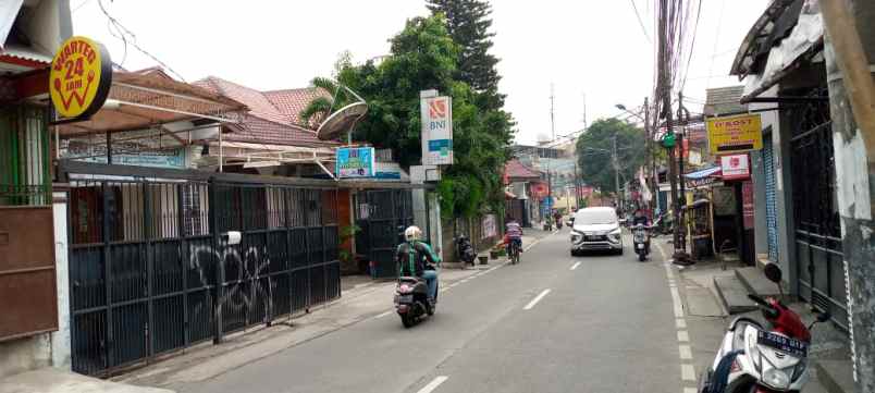 dijual rumah rumah di jl kemanggisan