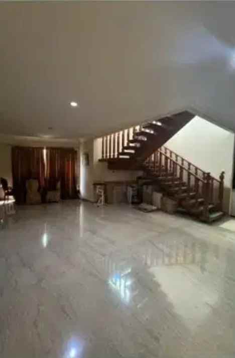 dijual rumah rumah di jl paradise 26