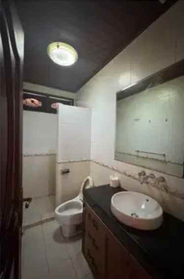 dijual rumah rumah di jl paradise 26