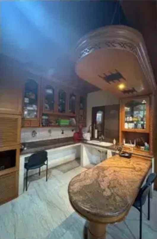 dijual rumah rumah di jl paradise 26