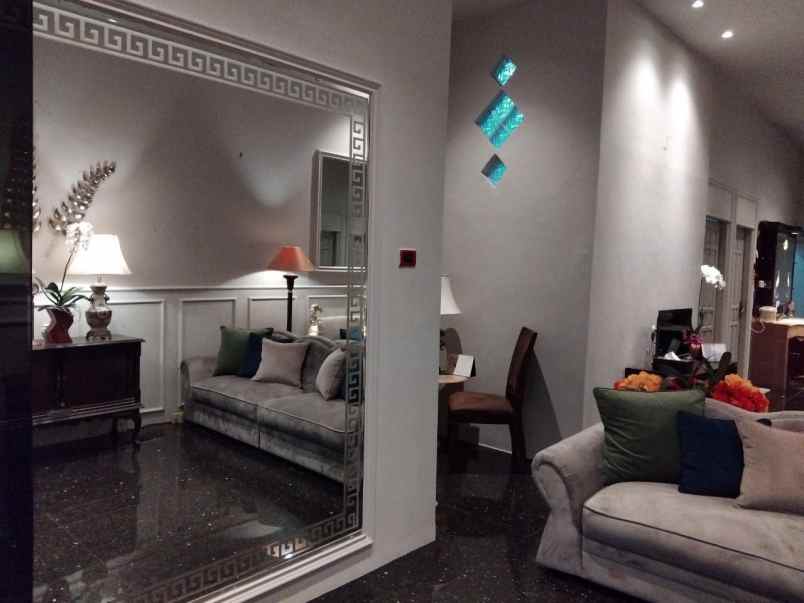 dijual rumah rungkut