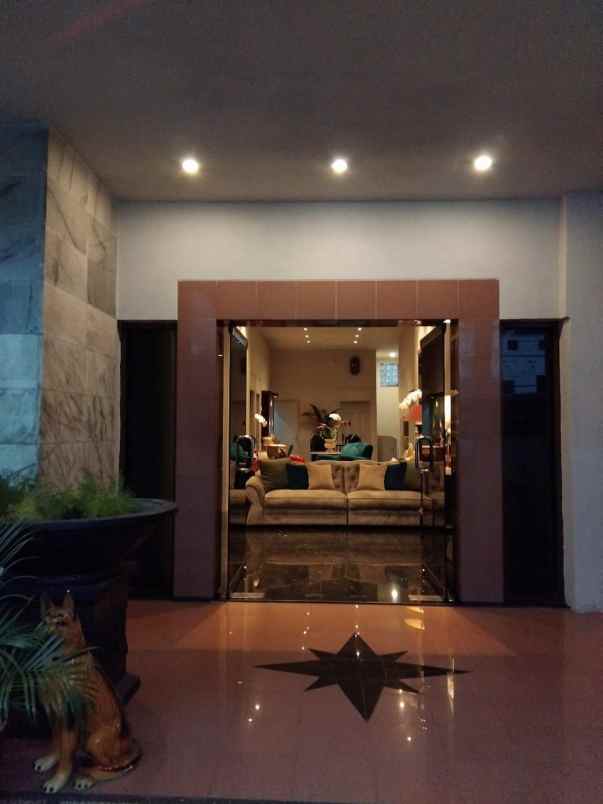 dijual rumah rungkut