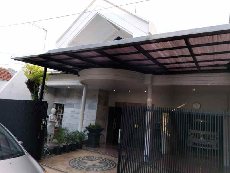 dijual rumah rungkut