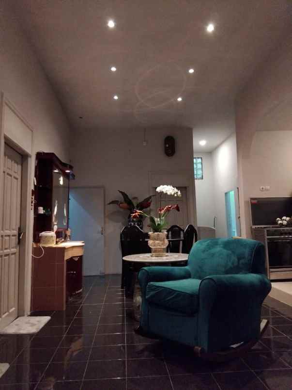 dijual rumah rungkut