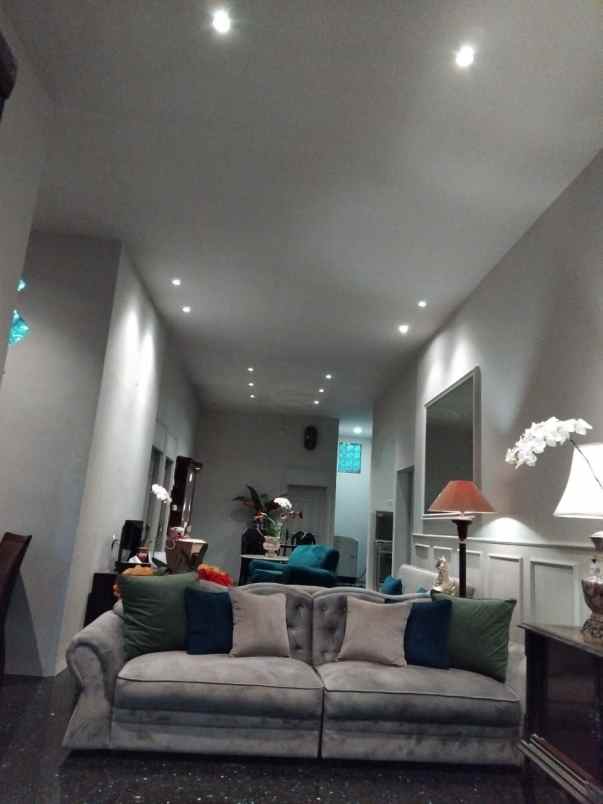 dijual rumah rungkut