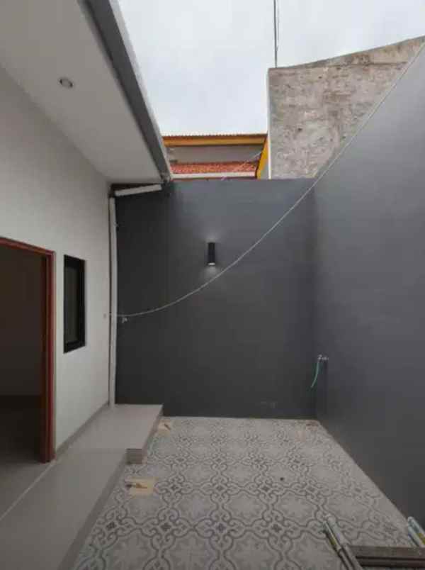 dijual rumah rungkut asri