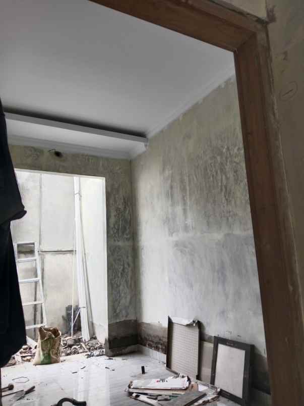 dijual rumah sambiroto