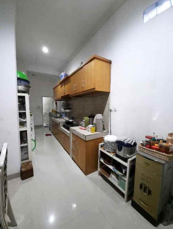 dijual rumah santosa asih