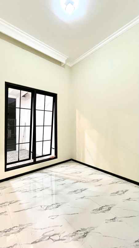 dijual rumah sawojajar