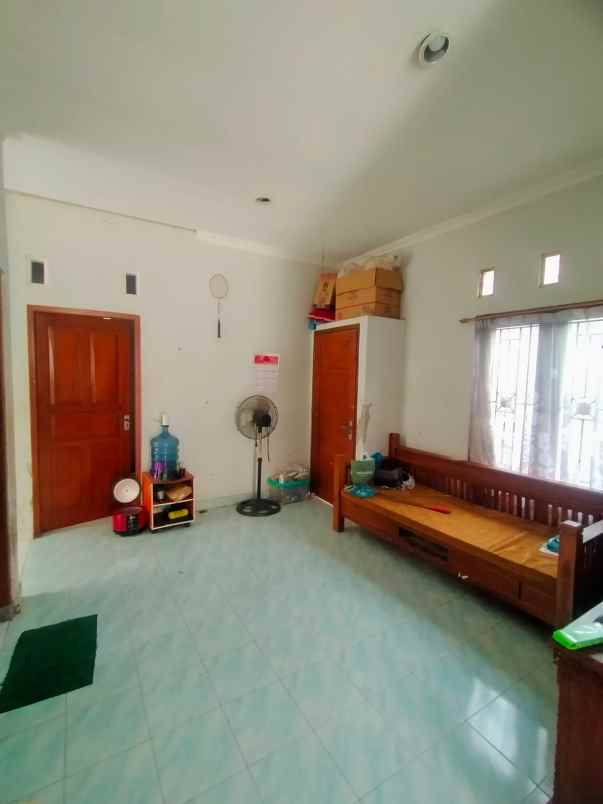 dijual rumah sd model