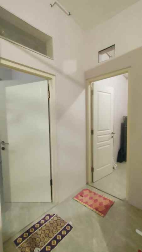 dijual rumah semampir tenga