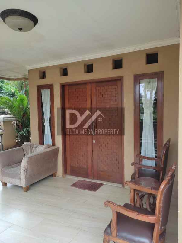 dijual rumah semi furnished di graha raya bintaro