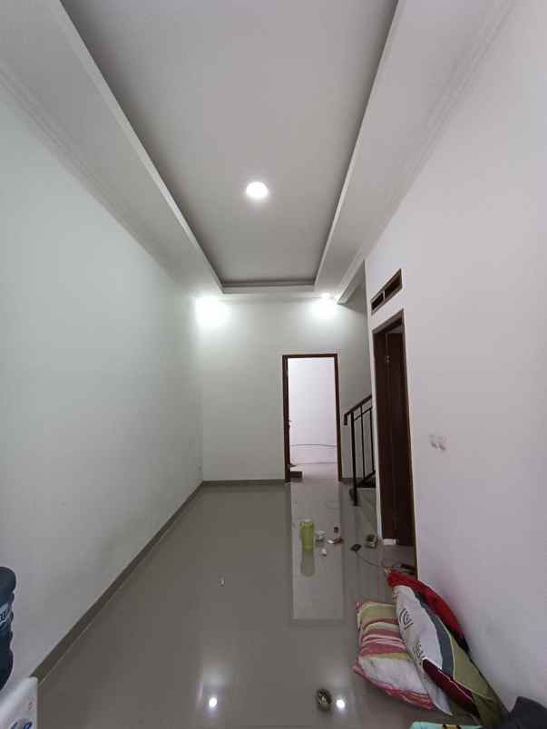 dijual rumah serua ciputat