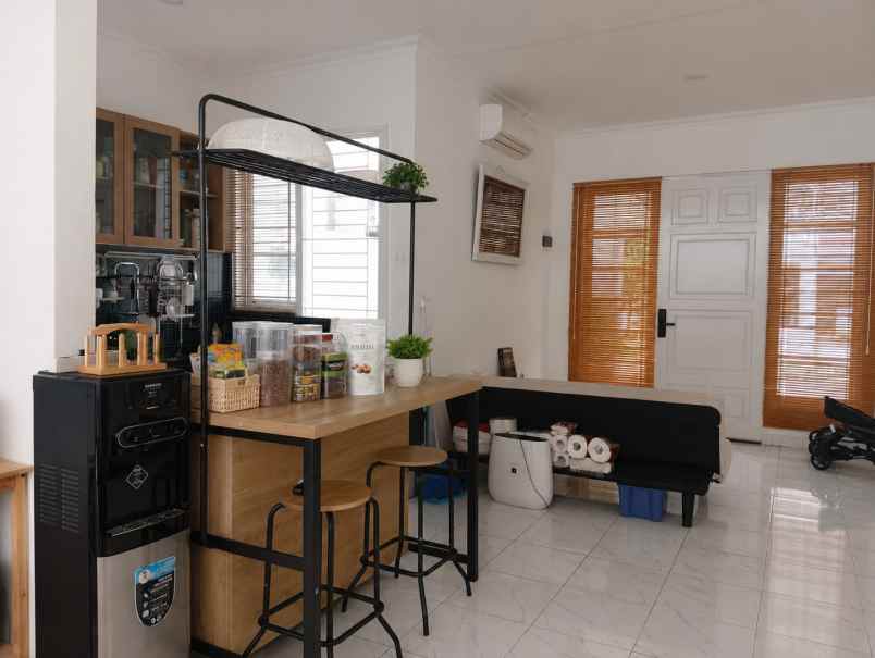dijual rumah siap huni di legenda wisata cibubur