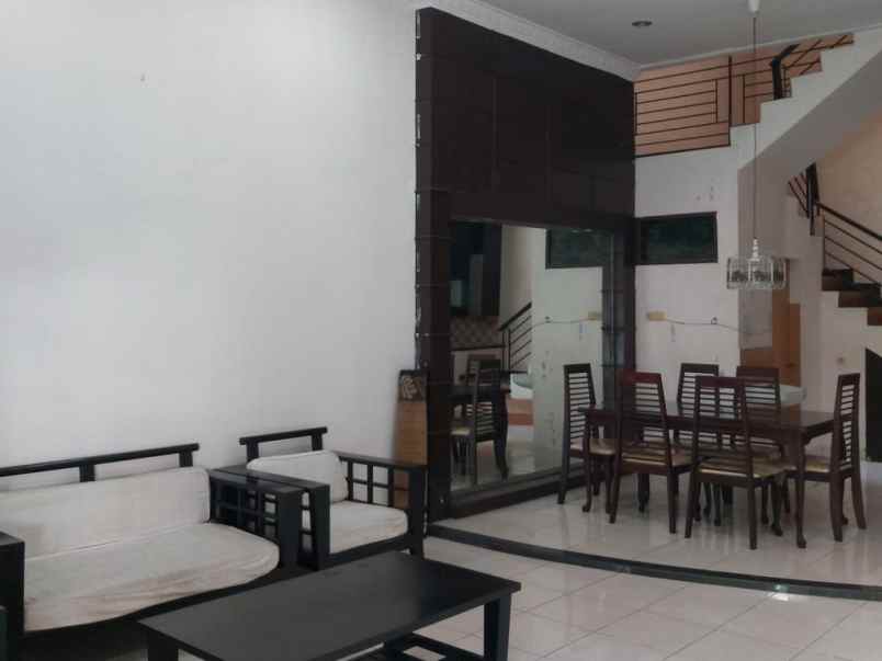 dijual rumah siap huni kompek cemara asri