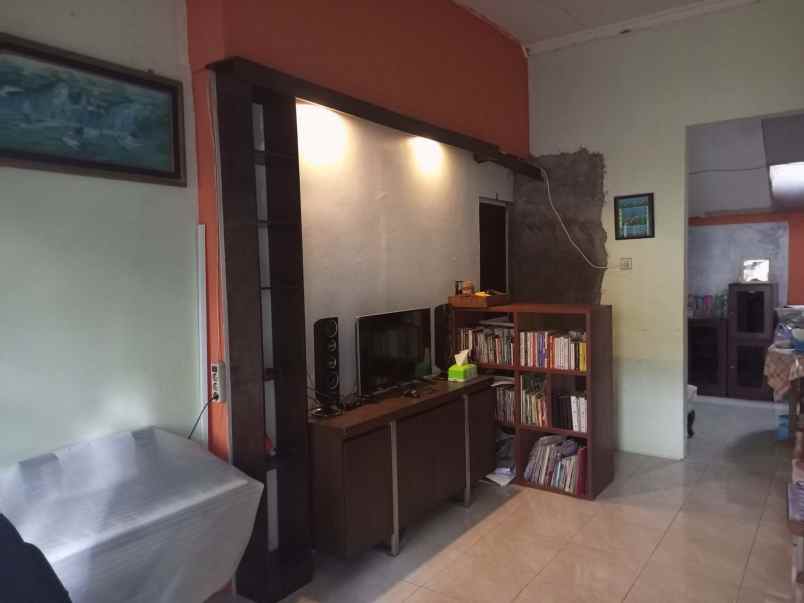 dijual rumah strategis nyaman ungaran indah