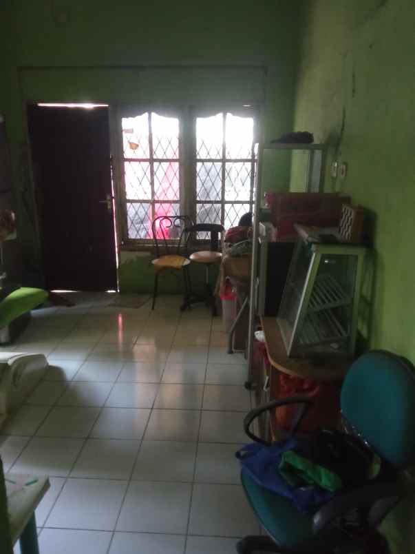 dijual rumah strategis pinggir jalan raya
