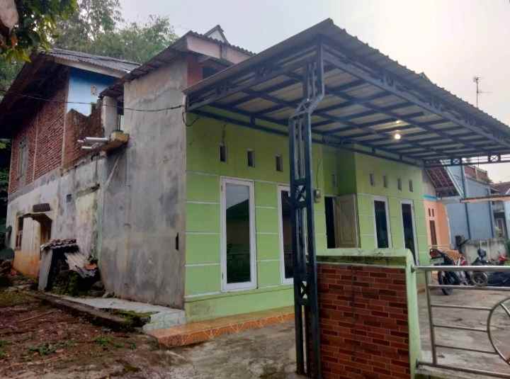 dijual rumah strategis pinggir jalan raya desa