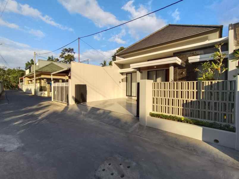 dijual rumah sukoharjo kaliurang km 14