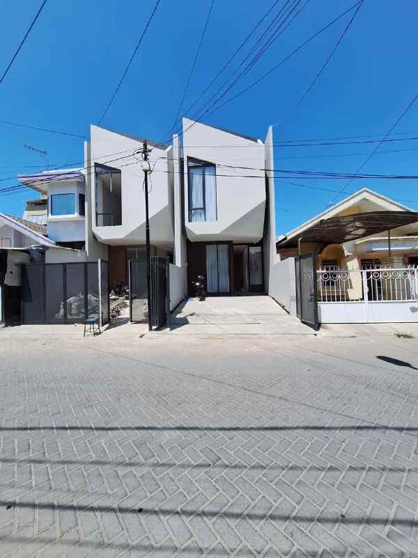 dijual rumah sutorejo utara