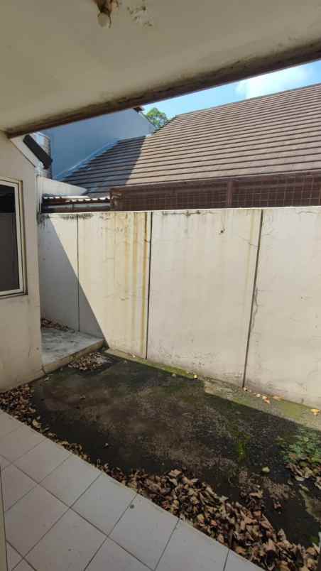 dijual rumah suvarna sutera cluster dhana
