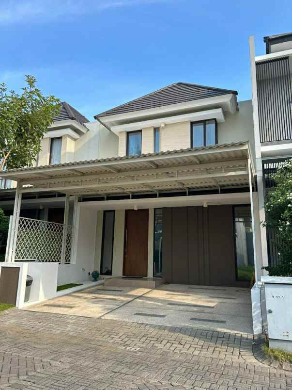 dijual rumah taman puspa raya citraland
