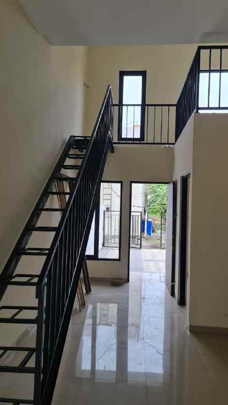 dijual rumah tambak medokan ayu