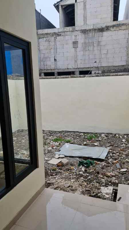 dijual rumah tambak medokan ayu