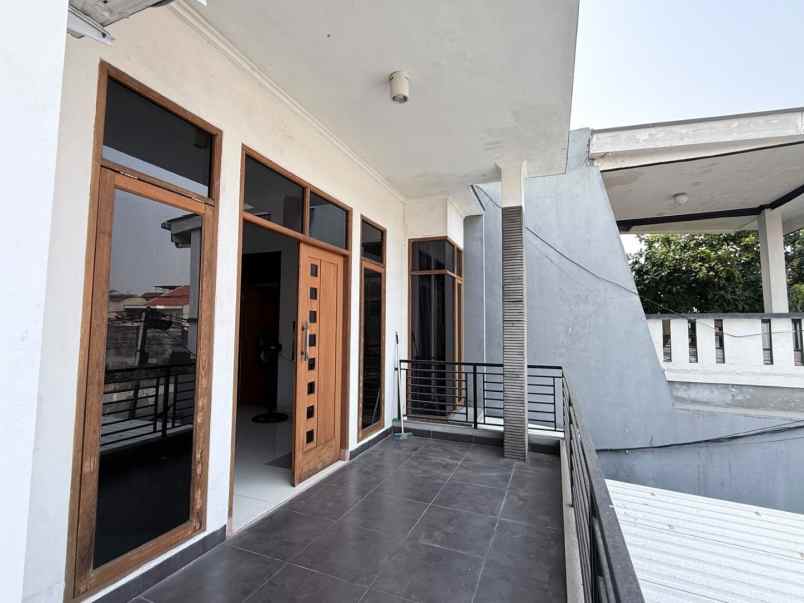 dijual rumah tanah tinggi johar baru