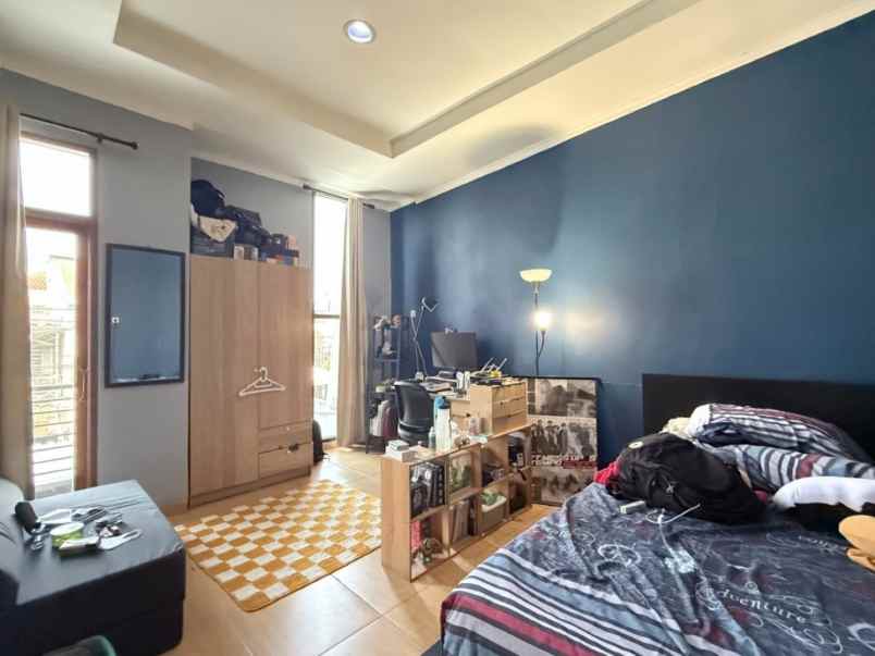 dijual rumah tanah tinggi johar baru